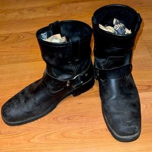 BLACK LEATHER BIKER BOOTS WITH BUCKLE